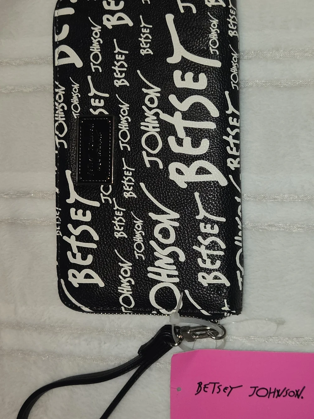 Betsey Johnson Black & White Signature Zip Wristlet Wallet